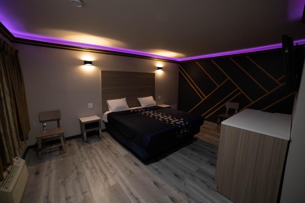 Deluxe Single Room interior
